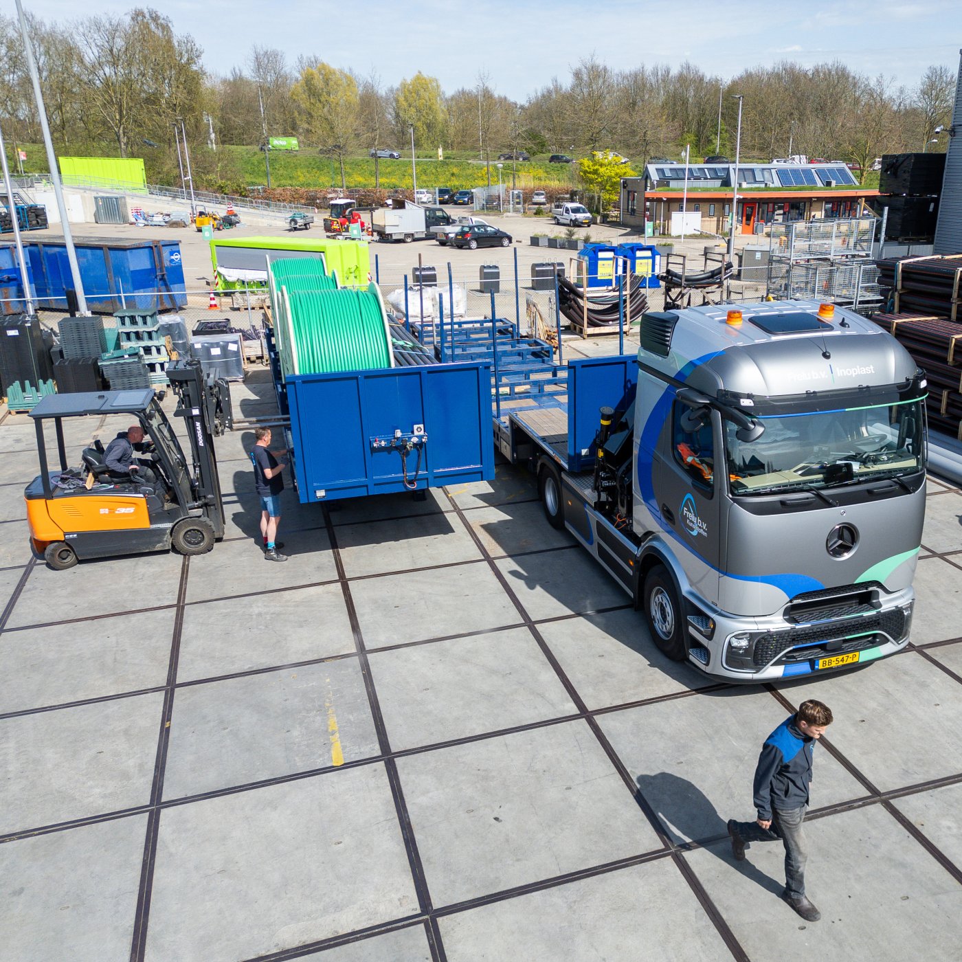 inoplast-elektrische-vrachtwagen-eactros